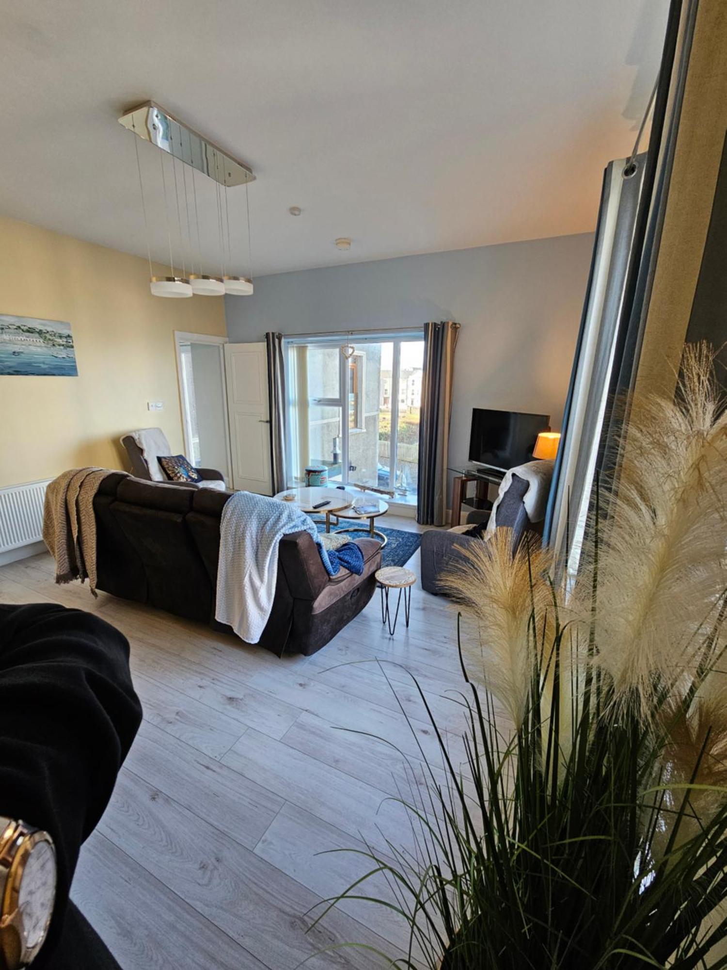 Atlantic Views Middle Floor Apartment *